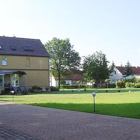 Konukevi Gaestehaus Am Lausitzring 3*