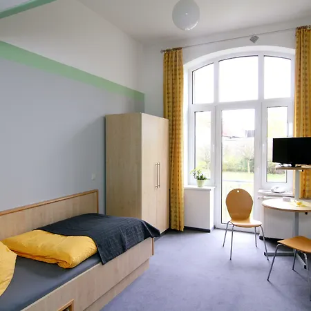 Konukevi Gaestehaus Am Lausitzring 3*