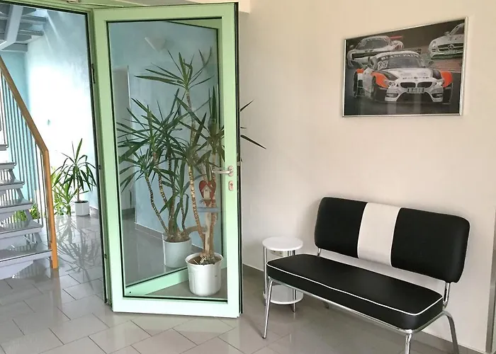 Гостевой дом Gaestehaus Am Lausitzring Poley
